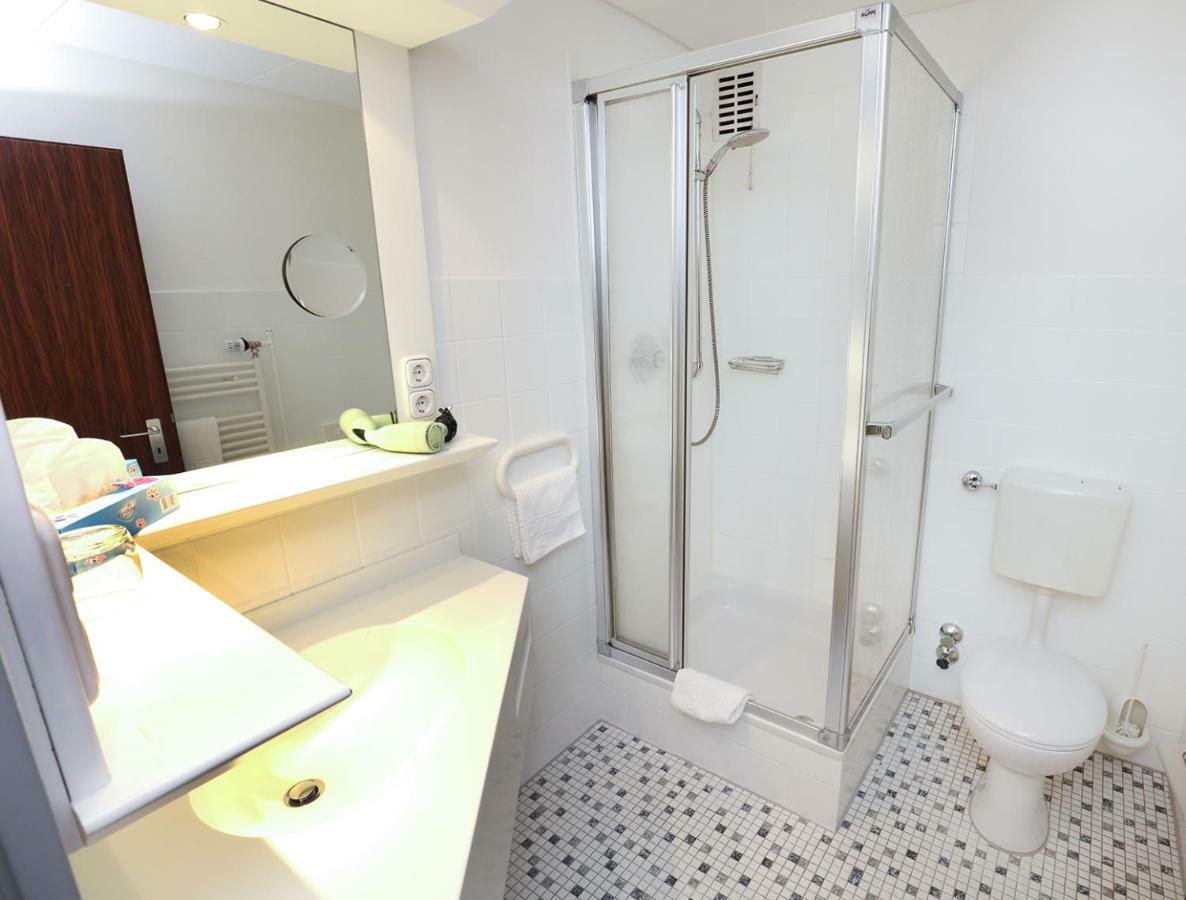 Hotel Kroeger Ennigerloh Екстер'єр фото