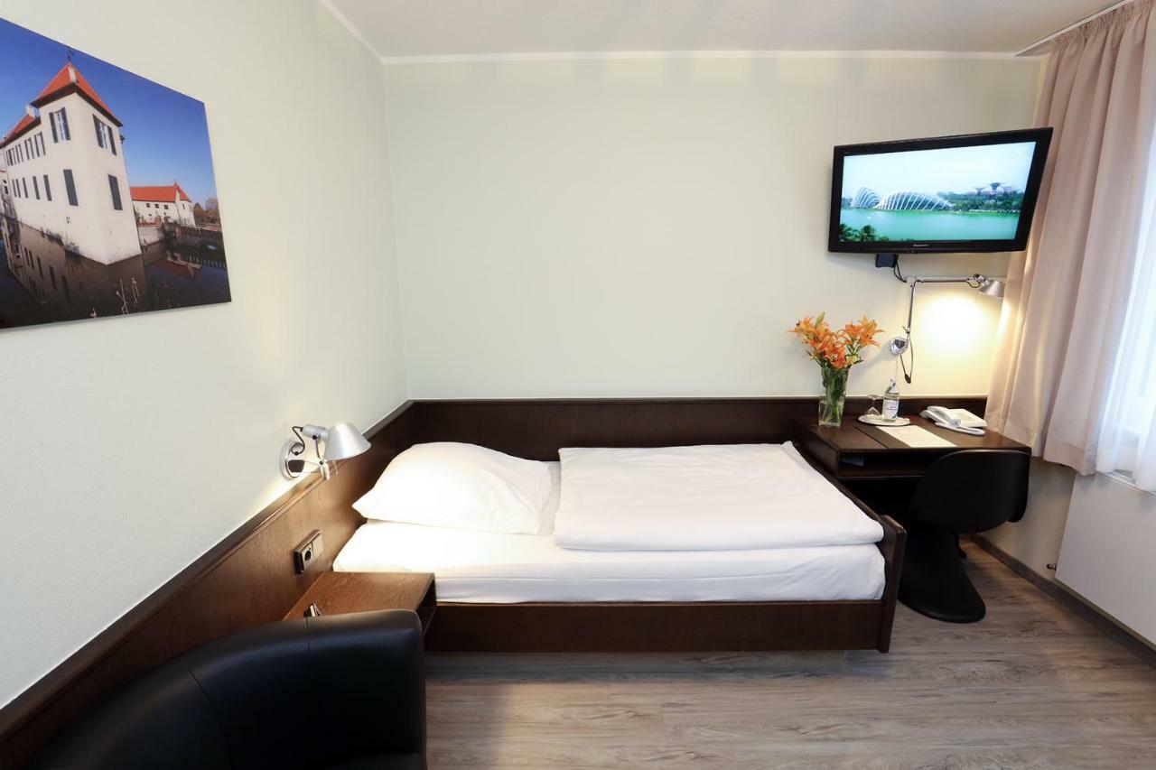 Hotel Kroeger Ennigerloh Екстер'єр фото